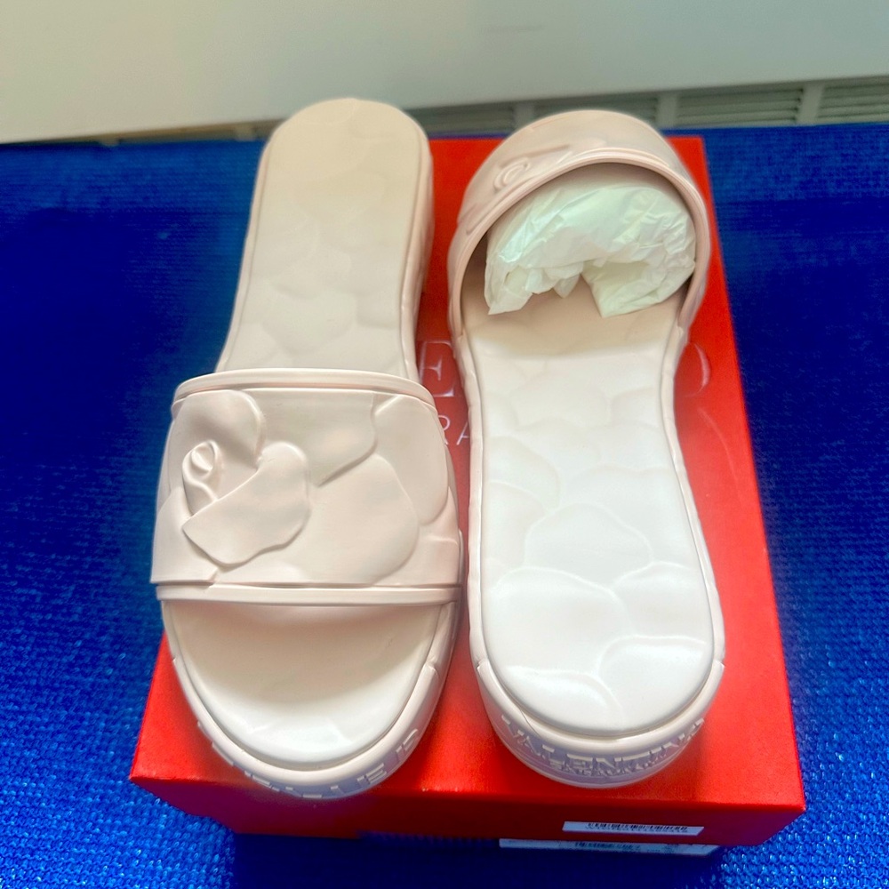 Size 42 Valentino rubber heeled sandals